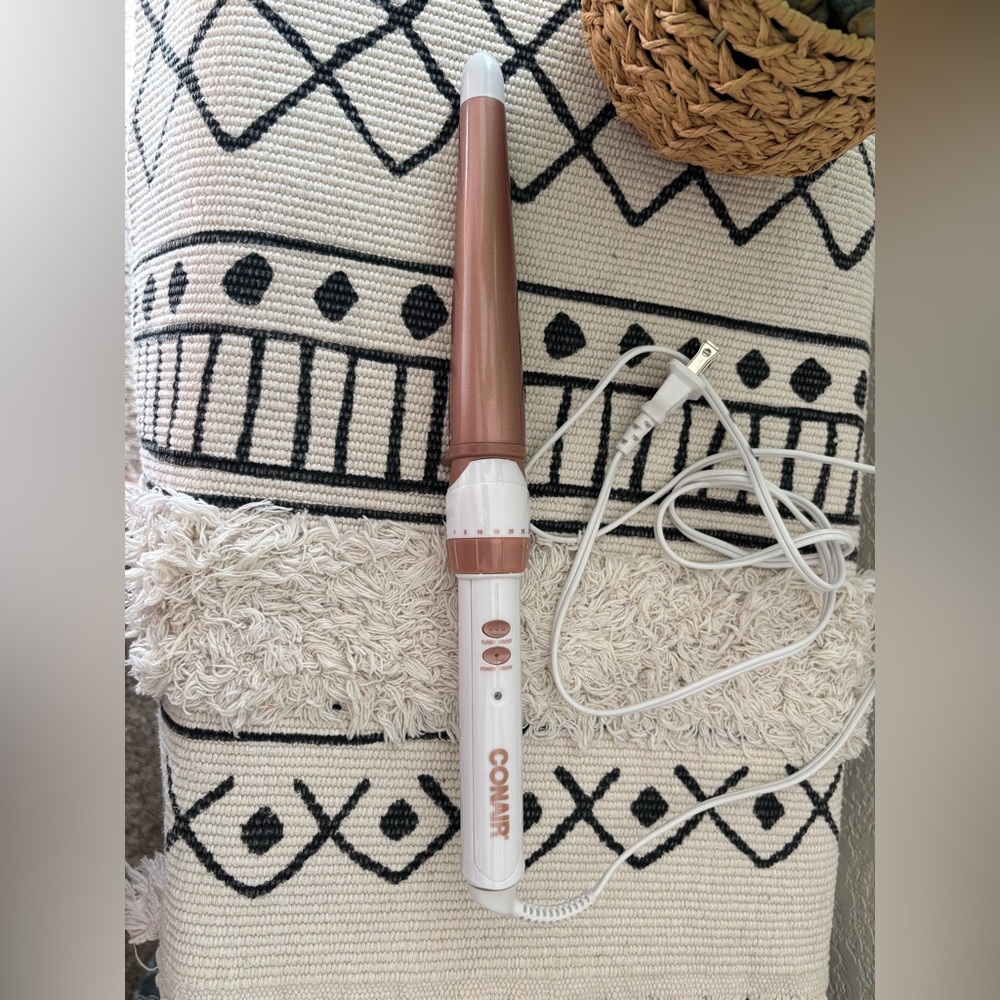 Conair Rose Gold Curling Wand